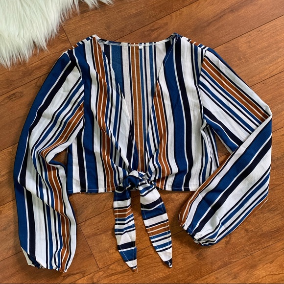 Long Sleeve Striped Deep V-Neck Tie Front Crop Top - Picture 4 of 11